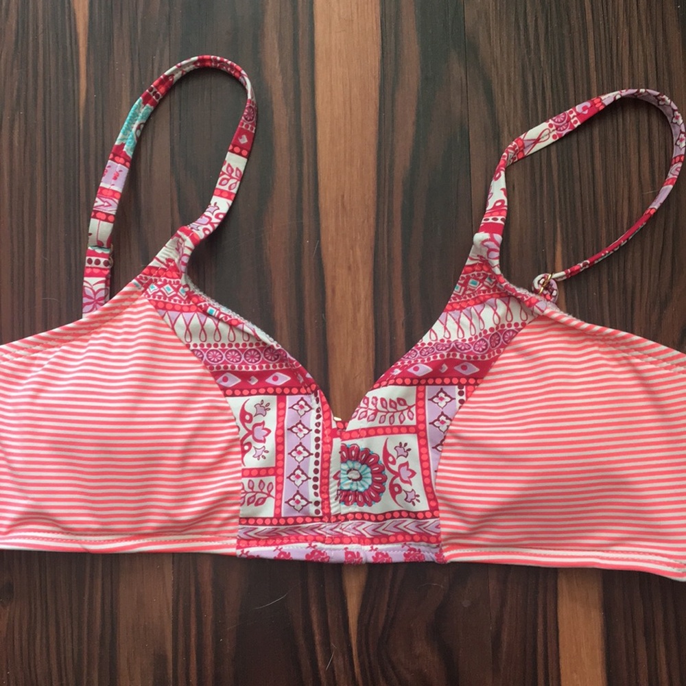 NWOT Carve Designs bikini top